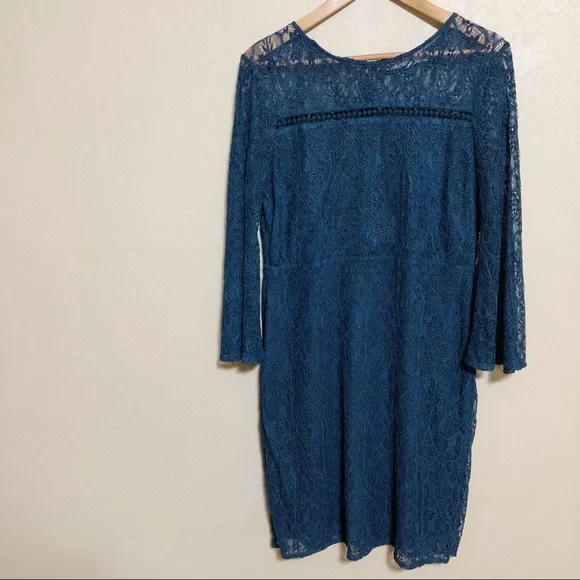 Loft Lace Bell Sleeve Midi Dress‎ - Picture 2 of 8